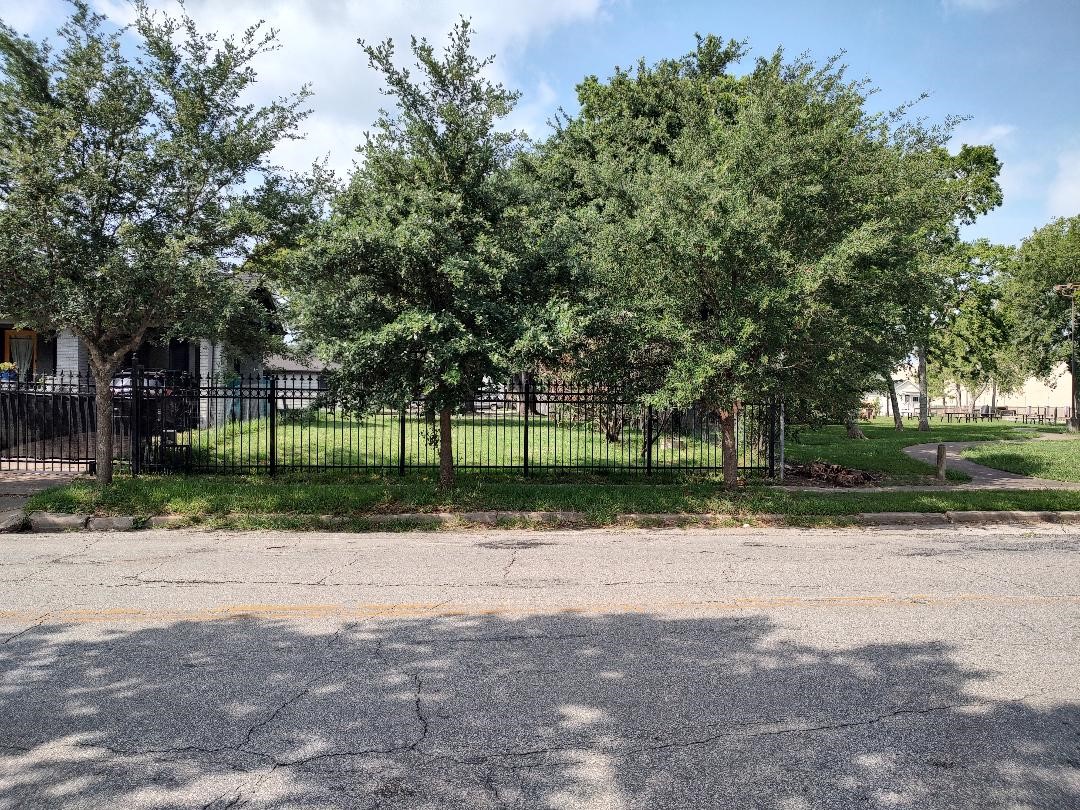 5124 Polk Street Houston TX 77023