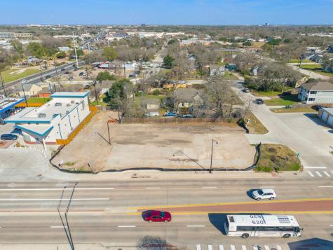 3209/3213 S College Avenue Bryan TX 77801