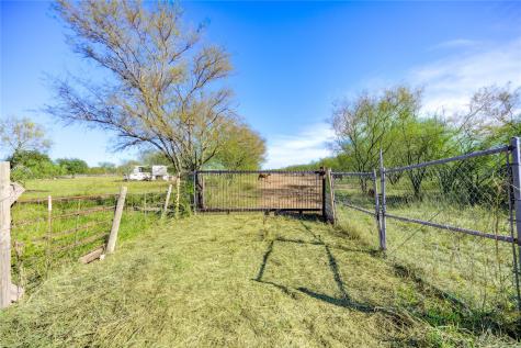 10742-10828 Kerr Road Hempstead TX 77445