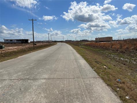 2209 Road 5708 Cleveland TX 77327