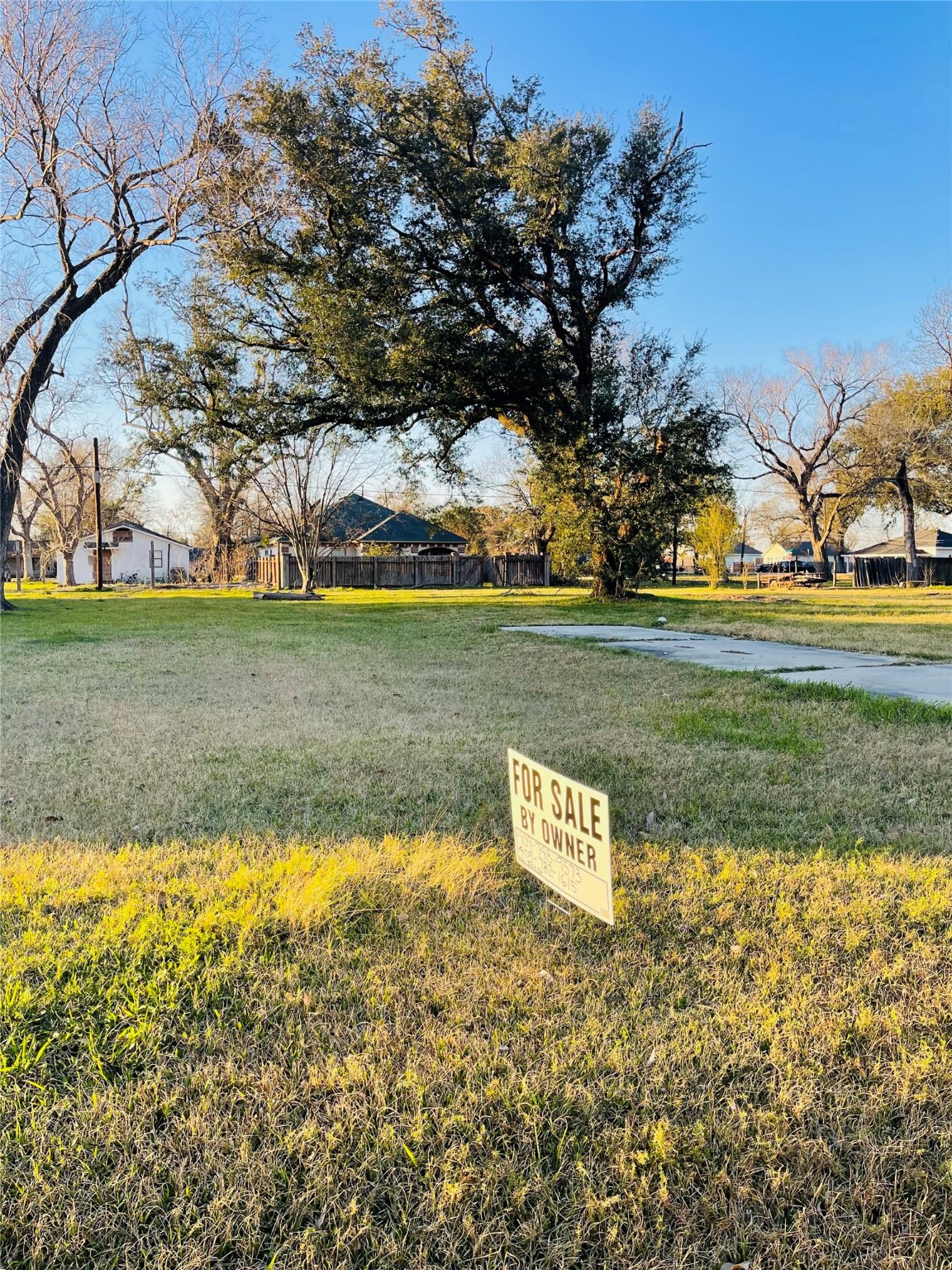 113 E Cypress Street Port Neches TX 77651