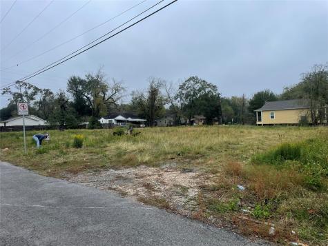 1110 N 13th Street Orange TX 77630