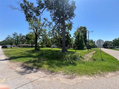 404 & 400 E Hanson Street Cleveland TX 77327