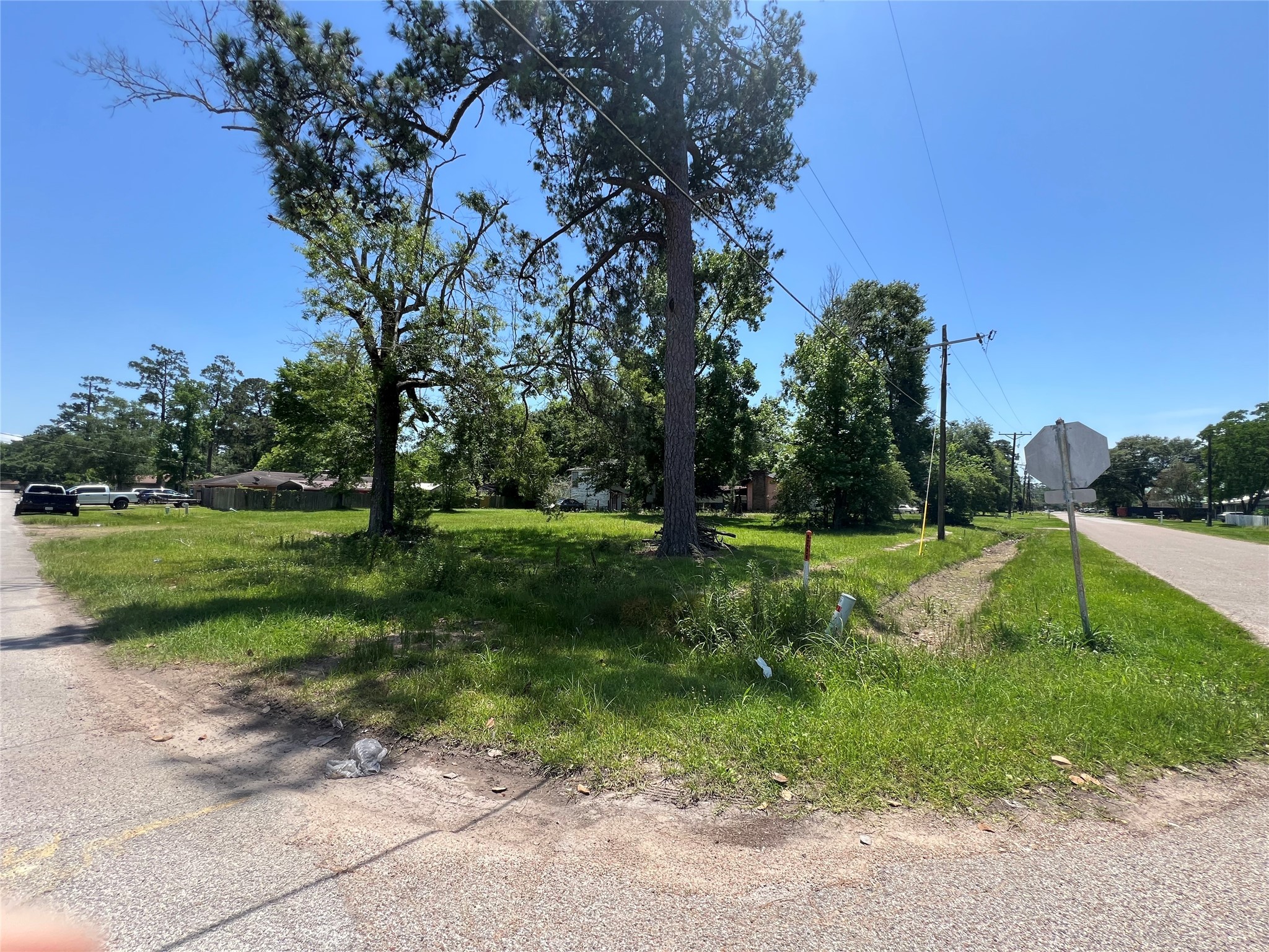 404 & 400 E Hanson Street Cleveland TX 77327