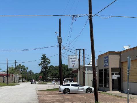 404 & 400 E Hanson Street Cleveland TX 77327