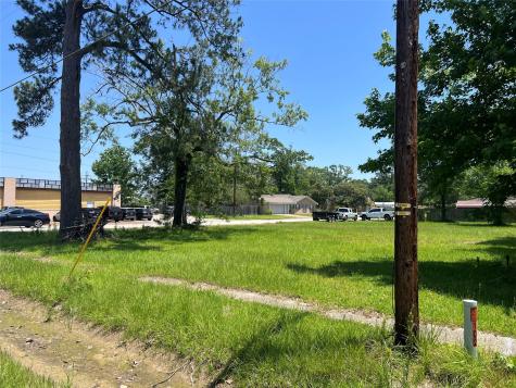 404 & 400 E Hanson Street Cleveland TX 77327