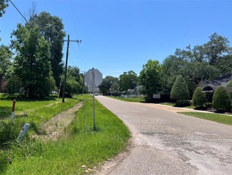404 & 400 E Hanson Street Cleveland TX 77327