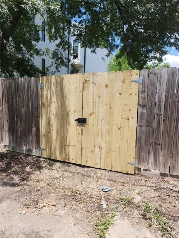 2213 Berry Street Houston TX 77004