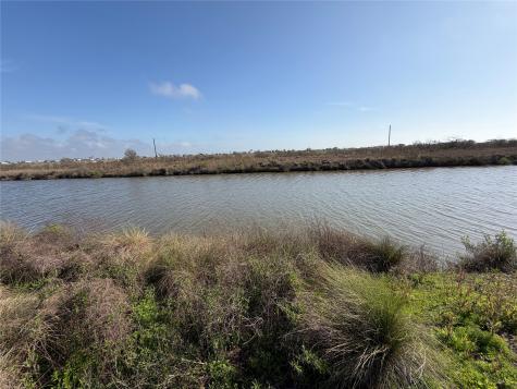 Lot 721 Mariner Sargent TX 77414