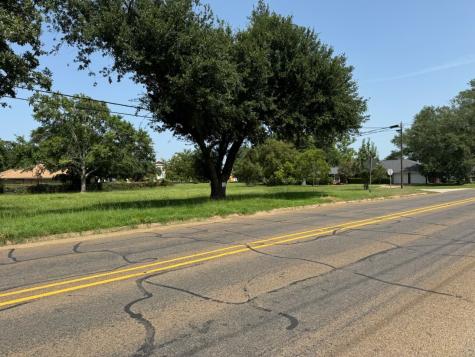 206 N Olive Street Grapeland TX 75844