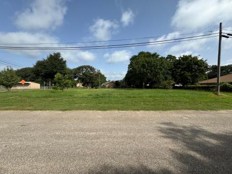 206 N Olive Street Grapeland TX 75844