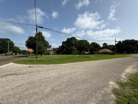 206 N Olive Street Grapeland TX 75844