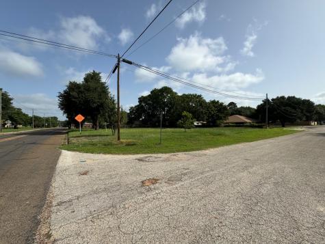 206 N Olive Street Grapeland TX 75844