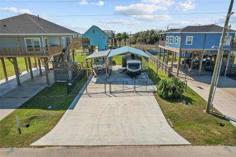 957 S Tinkle Lane Crystal Beach TX 77650