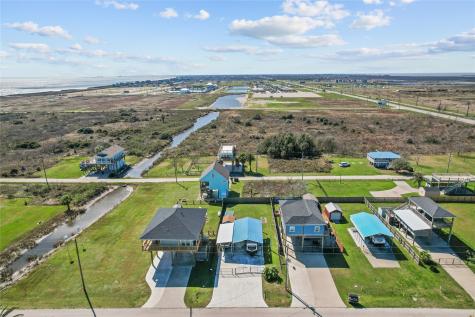 957 S Tinkle Lane Crystal Beach TX 77650