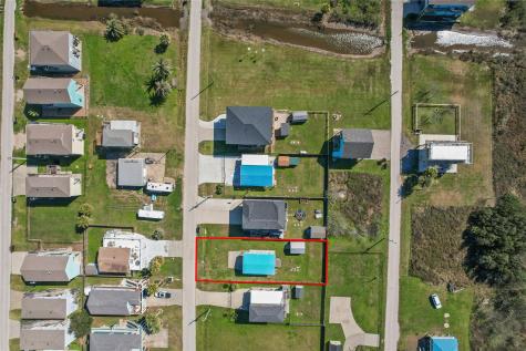 957 S Tinkle Lane Crystal Beach TX 77650