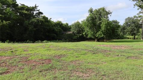 8 Bayou Bend Drive Baytown TX 77523