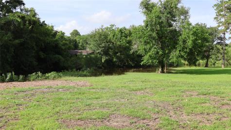 8 Bayou Bend Drive Baytown TX 77523