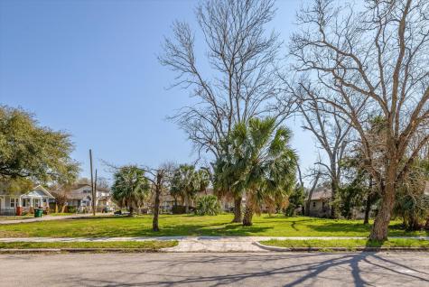 1212 Pinckney Street Street Houston TX 77009