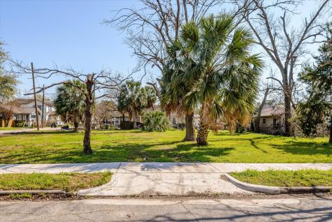 1212 Pinckney Street Street Houston TX 77009