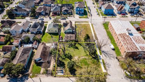 1212 Pinckney Street Street Houston TX 77009