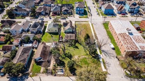 1212 Pinckney Street Street Houston TX 77009