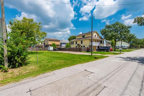 822 Cedar Road Clear Lake Shores TX 77565