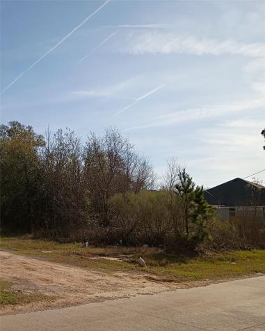 425 County Road 5041 Cleveland TX 77327