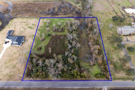 702 County Road 34 Angleton TX 77515
