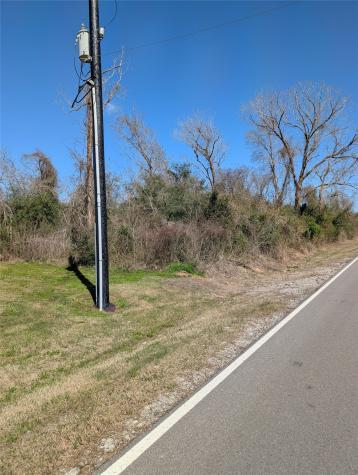 702 County Road 34 Angleton TX 77515