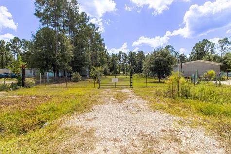 1317 County Road 5003 Cleveland TX 77327