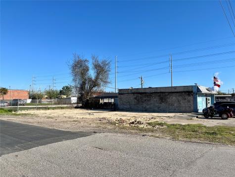 204 Highway 146 S Texas City TX 77590