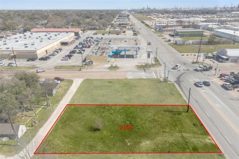 2106 Texas Avenue Texas City TX 77590