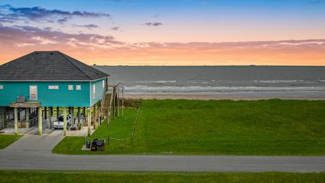 1117 Blue Water Drive Crystal Beach TX 77650