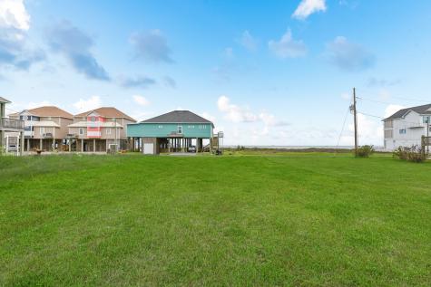 1117 Blue Water Drive Crystal Beach TX 77650