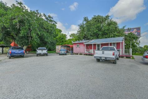 6714 Highway 6 Hitchcock TX 77563