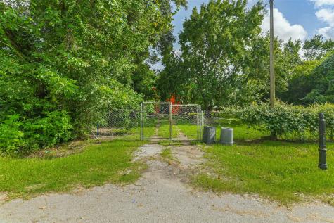 6714 Highway 6 Hitchcock TX 77563