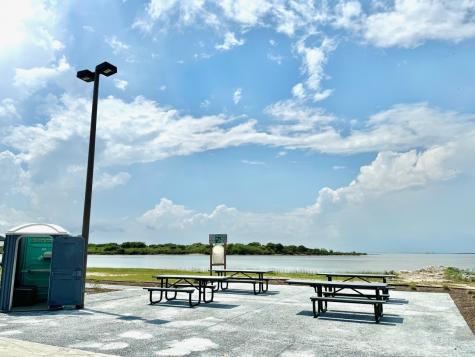 1250 Yacht Basin Gilchrist TX 77617