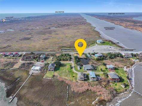 1250 Yacht Basin Gilchrist TX 77617