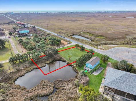 1250 Yacht Basin Gilchrist TX 77617