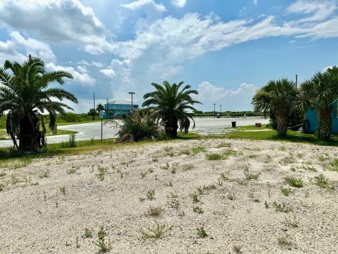 1250 Yacht Basin Gilchrist TX 77617
