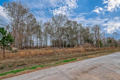 639 Road 5101 Cleveland TX 77327