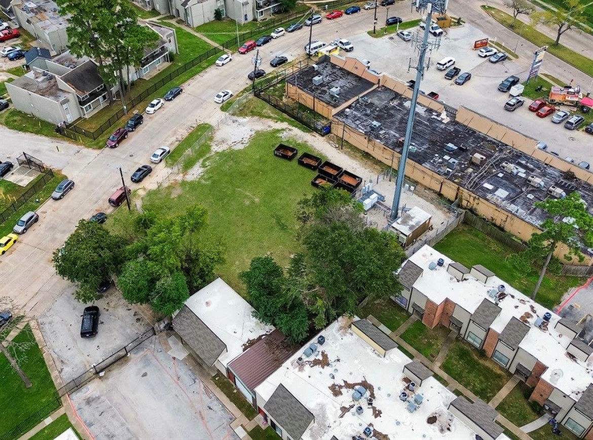 5723 Lost Forest Drive Drive Houston TX 77092