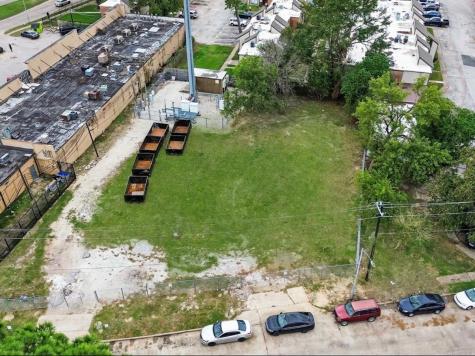5723 Lost Forest Drive Drive Houston TX 77092