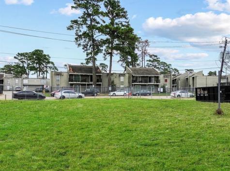 5723 Lost Forest Drive Drive Houston TX 77092