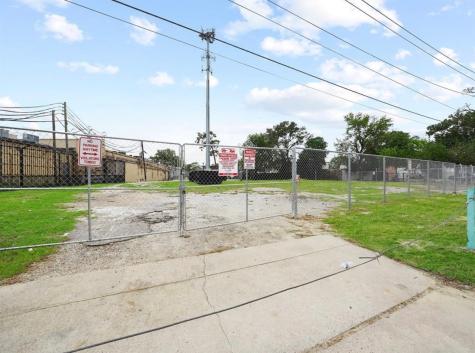 5723 Lost Forest Drive Drive Houston TX 77092