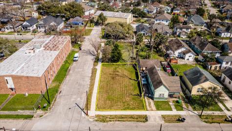 1724 Common Street Houston TX 77009