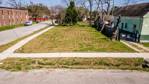 1724 Common Street Houston TX 77009