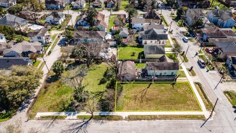 1724 Common Street Houston TX 77009