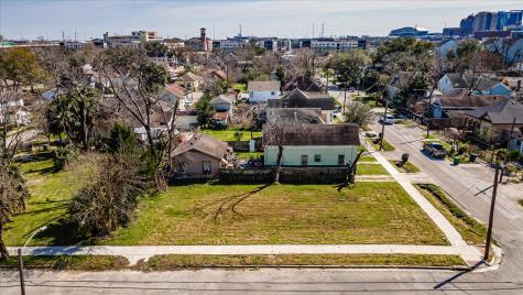 1724 Common Street Houston TX 77009
